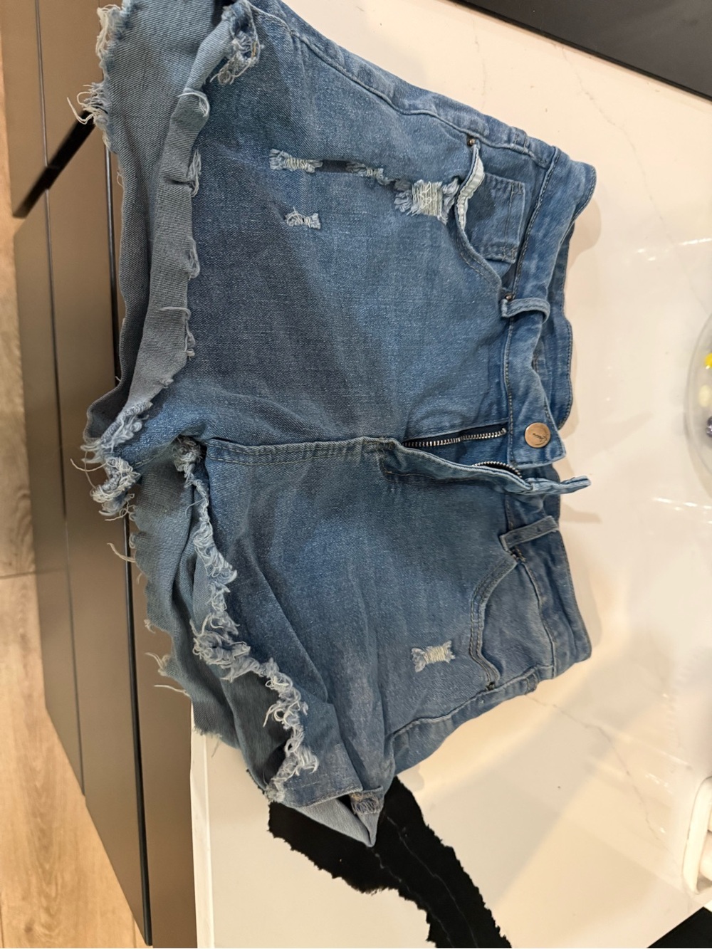 Women's Frayed Hem Denim Shorts - Blue